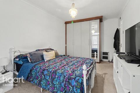 4 bedroom terraced house to rent, Tipton Drive, CROYDON