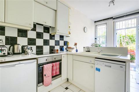 2 bedroom flat to rent, Castelnau Gardens, London SW13