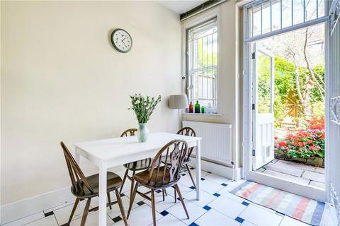 2 bedroom flat to rent, Castelnau Gardens, London SW13