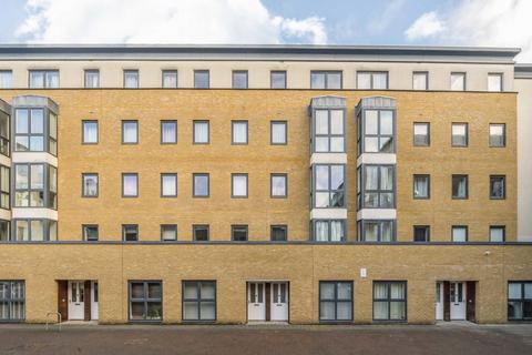 Forge Square, London E14