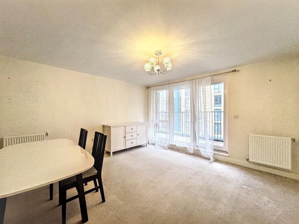 Open plan Lounge/dining area