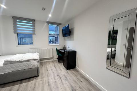 Studio to rent, Cross Street, Peterborough PE1