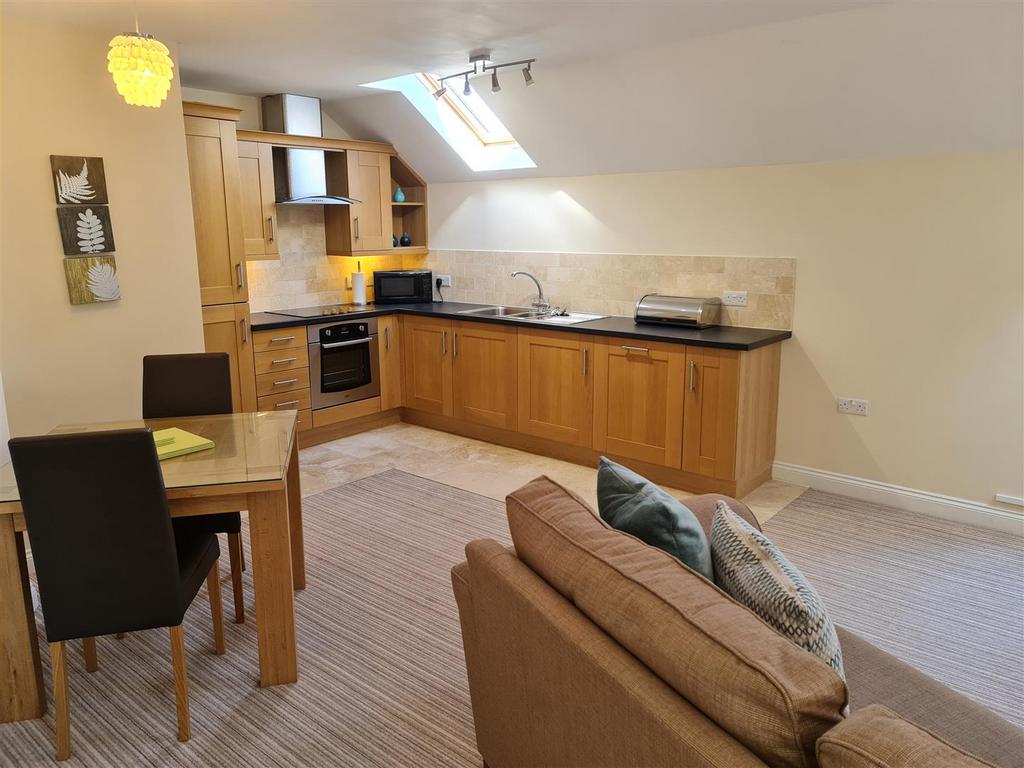 Open plan lounge/ kitchen