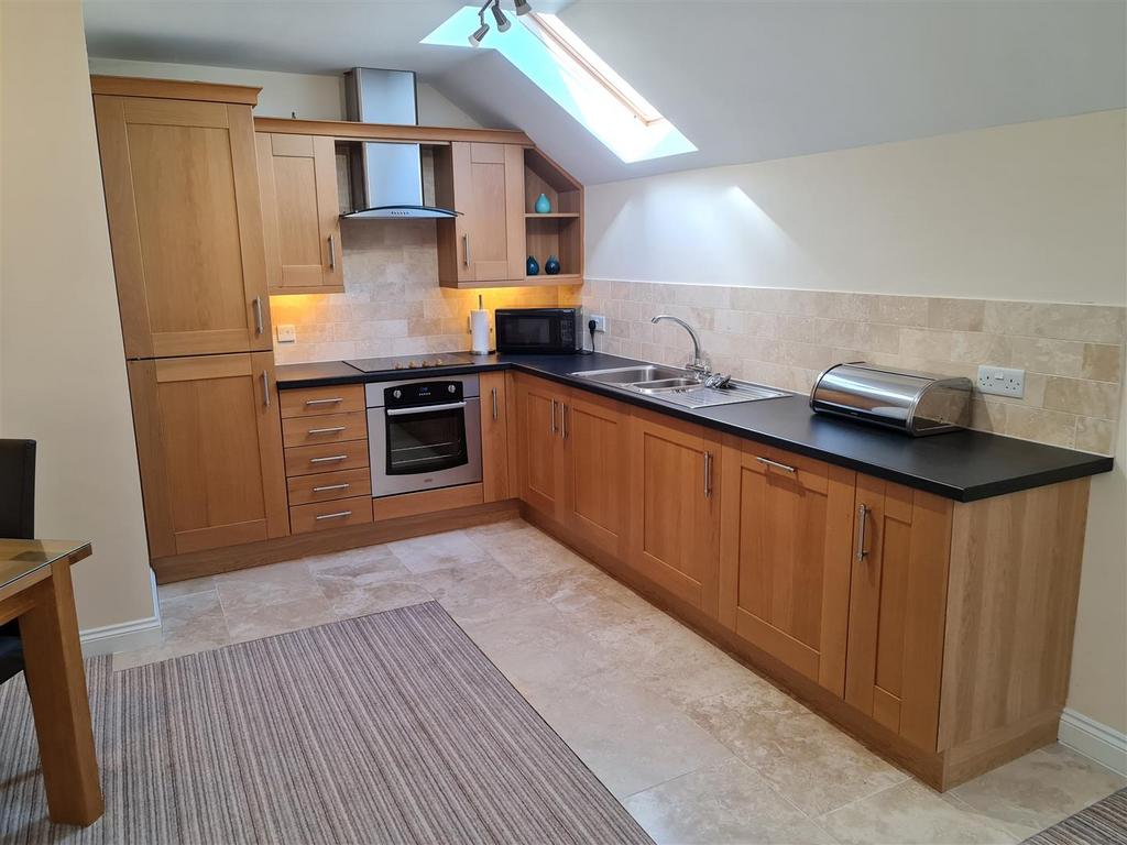 Open plan lounge/ kitchen