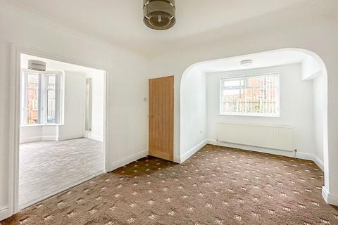 3 bedroom semi-detached house for sale, Silverdale Road, Hull HU6