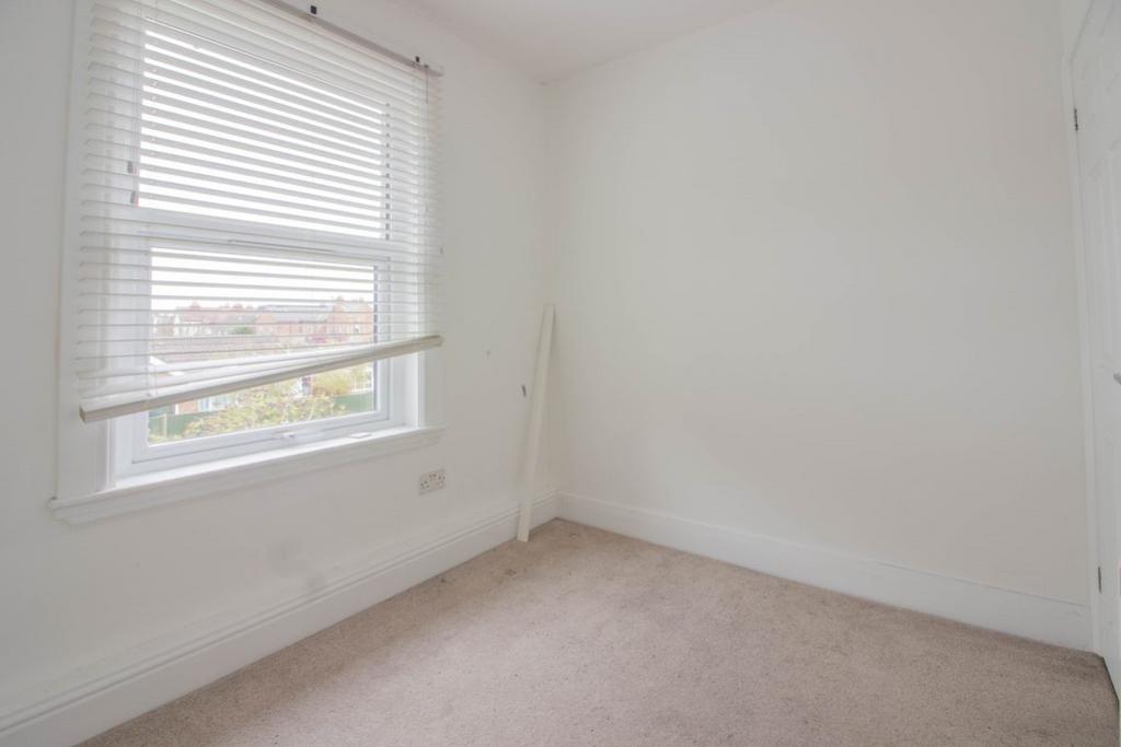 Bedroom 2 flat 3 28 Trowell Grove