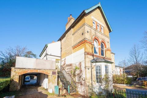 undefined, The Avenue, Worcester Park, KT4