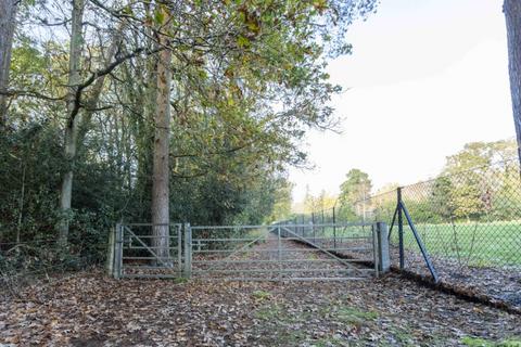 undefined, Potters Pool, Surrey GU16