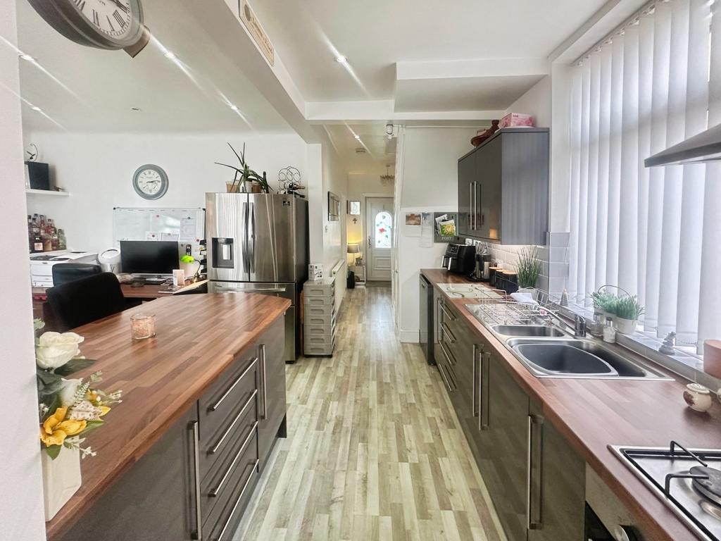 Kitchen/Dining