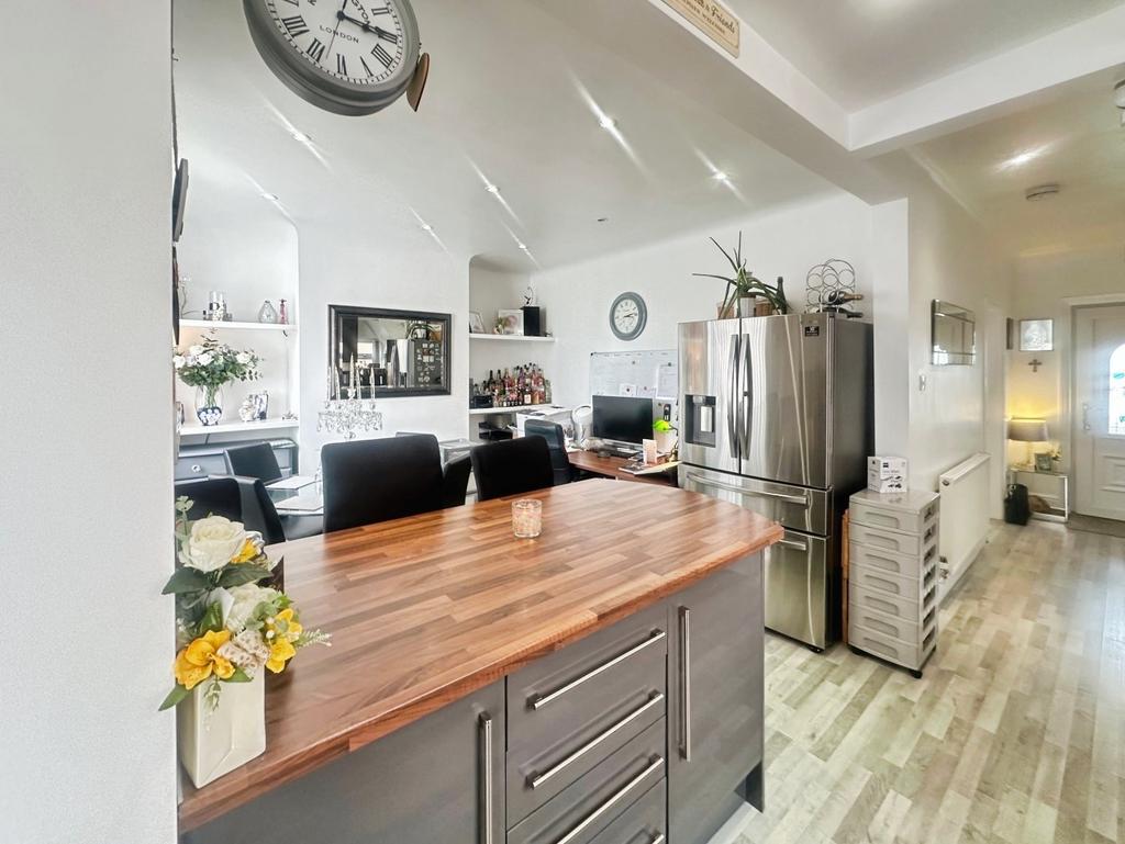 Kitchen/Dining