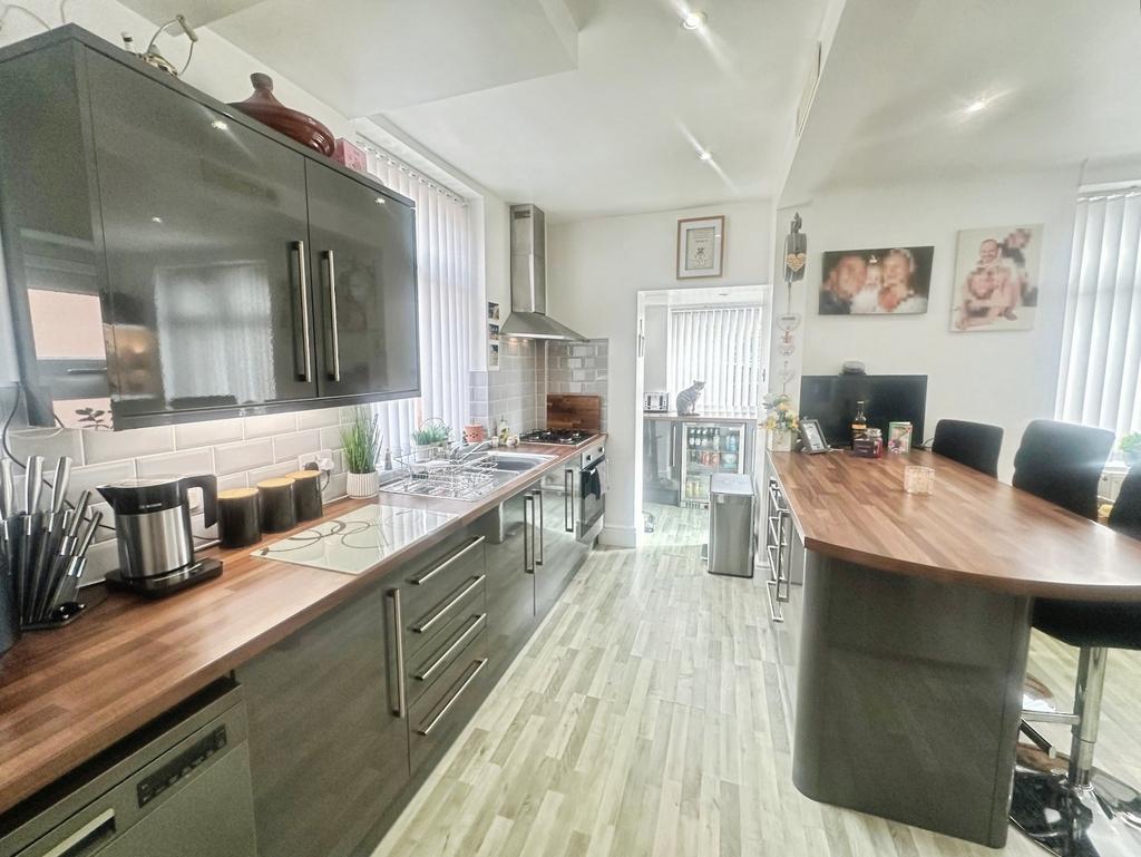 Kitchen/Dining