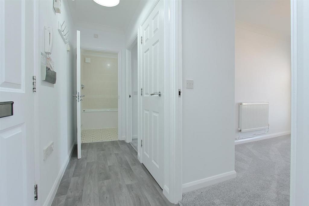 8 kingsway house PH10.JPG
