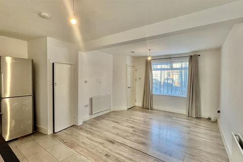 undefined, Rostrevor Gardens, Hayes UB3