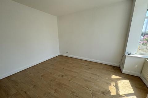 3 bedroom terraced house to rent, Bulkington Road, Warwickshire CV12