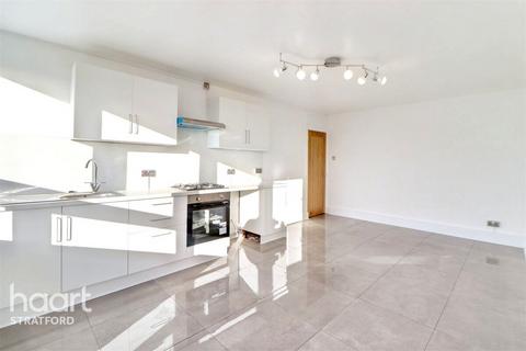 Wolffe Gardens, LONDON