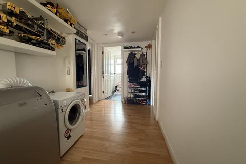 1 bedroom flat to rent, 59 Waterfall Road, London N11