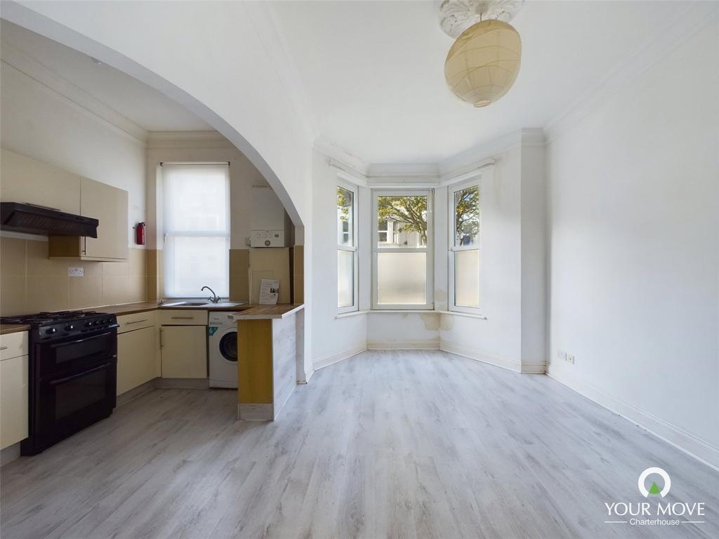 Lounge/Kitchen