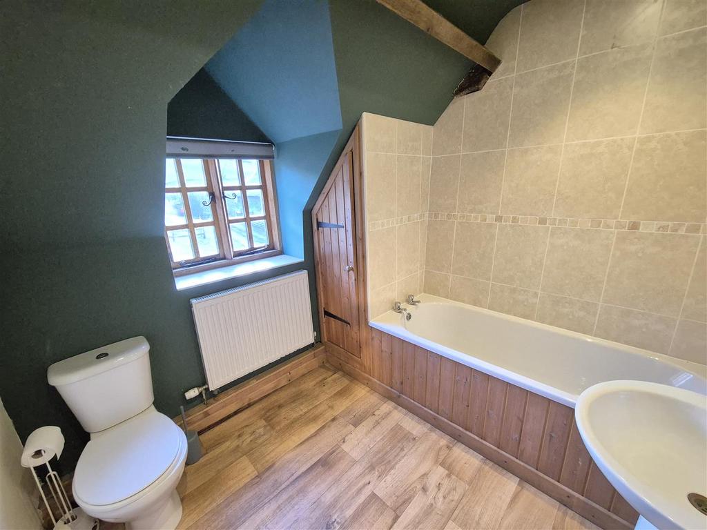 Bathroom.jpg
