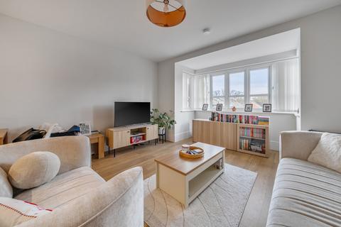 1 bedroom apartment for sale, Millpond Avenue, Crookham Village GU51