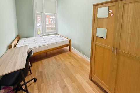 8 bedroom flat to rent, Derby Road, Nottingham NG7