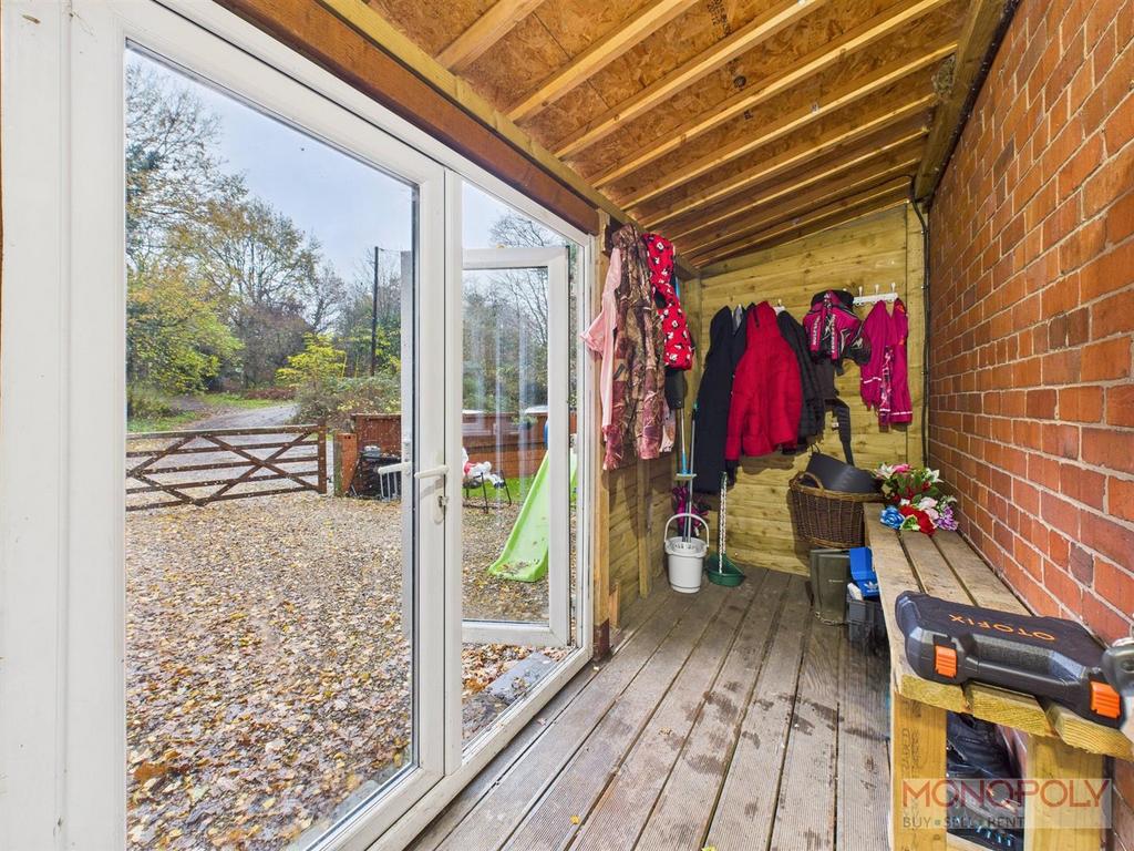 CAM04439 G0-PR0188-STILL002.jpg