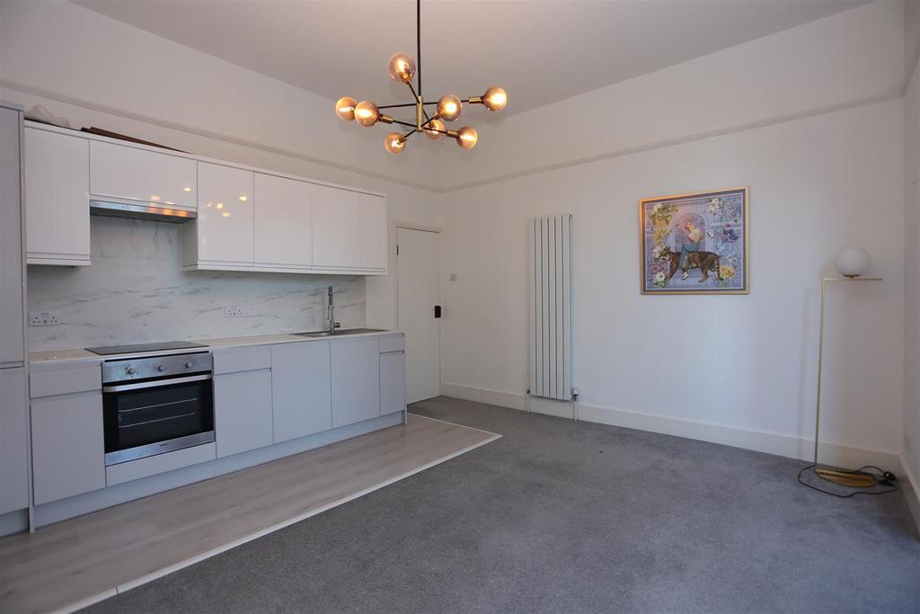 2a, 2 Preston Park Ave (8).JPG
