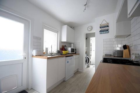 4 bedroom terraced house to rent, Pelham Road, Cowes