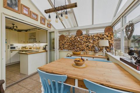 2 bedroom detached house for sale, Court Road, Malvern