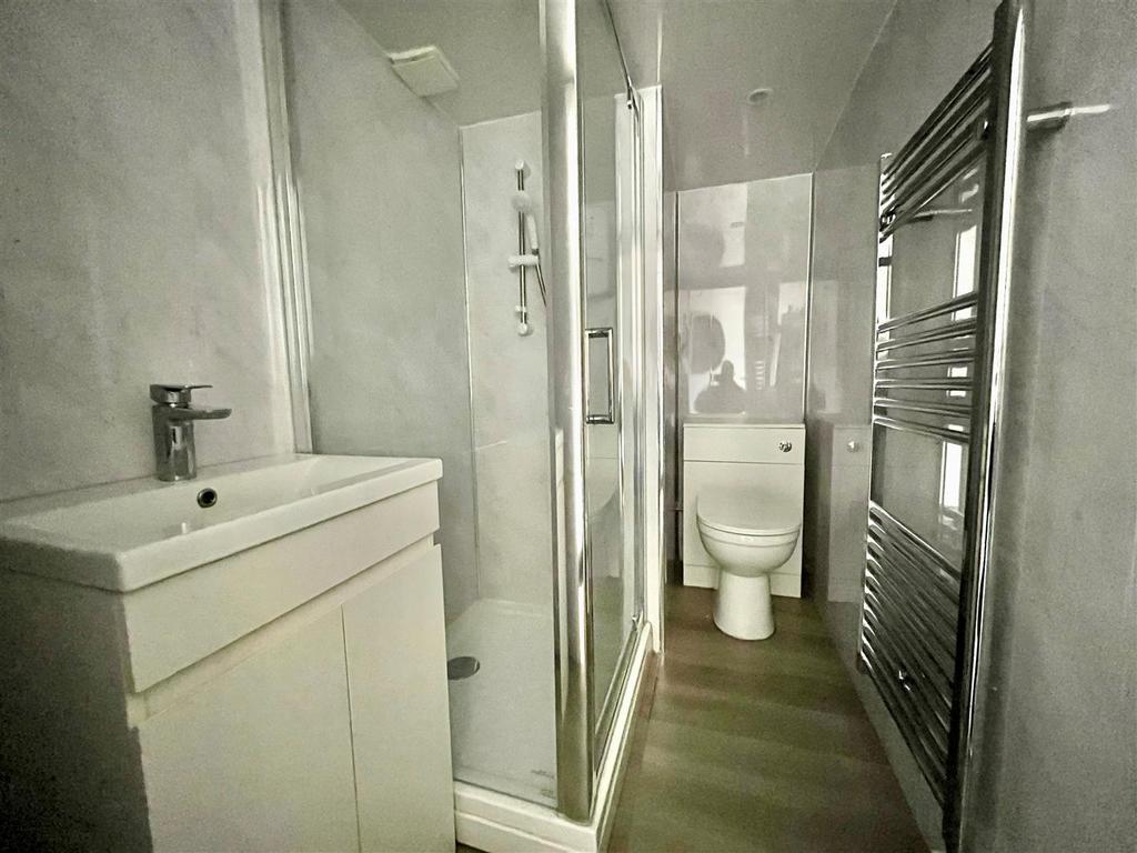Shower Room.jpg