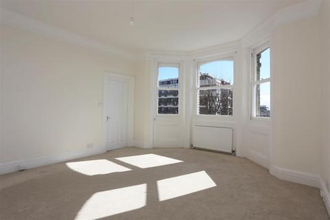 2 bedroom flat to rent, Cromwell Road, Hove