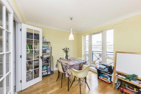 2 bedroom flat to rent, Rotherhithe Street, London SE16