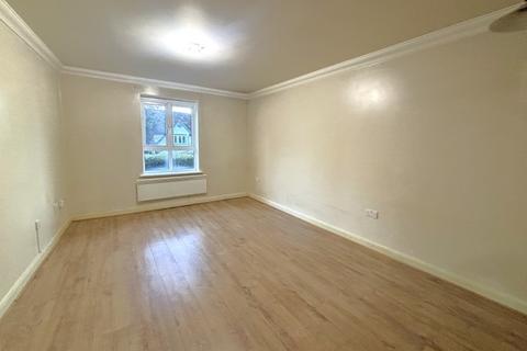 2 bedroom apartment to rent, Holly Lodge, Woking GU22