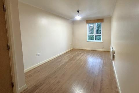 2 bedroom apartment to rent, Holly Lodge, Woking GU22