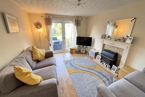 3 bedroom detached house for sale, Aston Drive, Swadlincote DE11