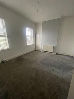 3 bedroom terraced house to rent, Chorley New Road, Horwich BL6