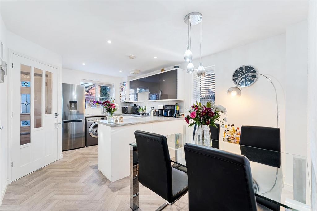 73 Hillside Avenue dining kitchen.jpg