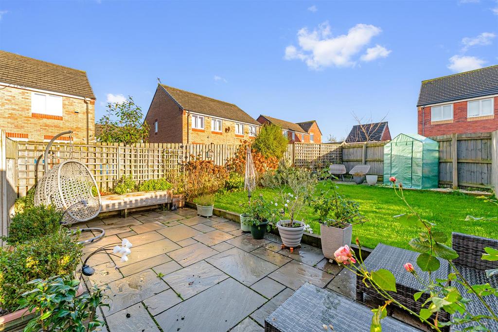 73 Hillside Avenue garden.jpg