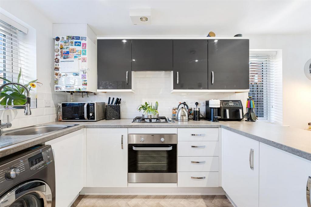 73 Hillside Avenue kitchen 2.jpg