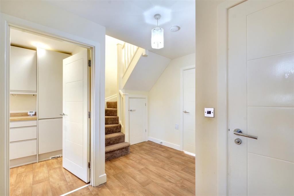 Hallway 1.jpeg