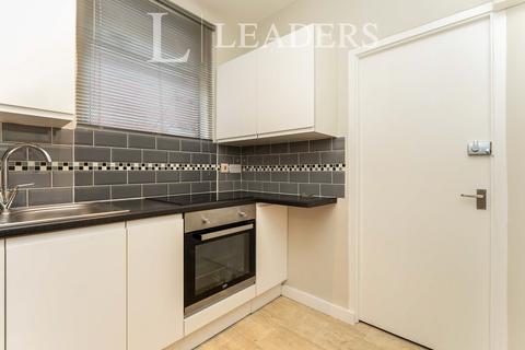 Studio to rent, Bridge Road, SO19