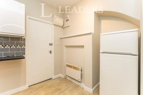Studio to rent, Bridge Road, SO19