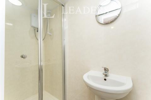 Studio to rent, Bridge Road, SO19
