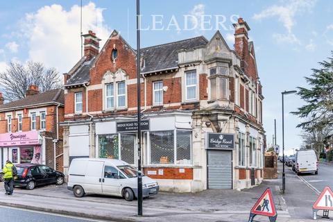 Studio to rent, Bridge Road, SO19