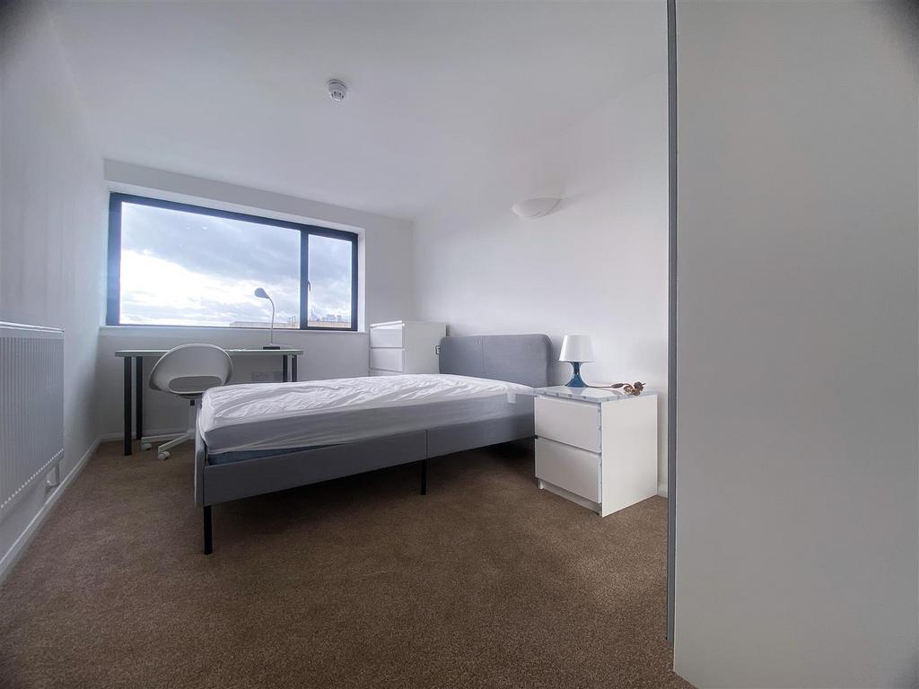 Bedroom 10.jpg