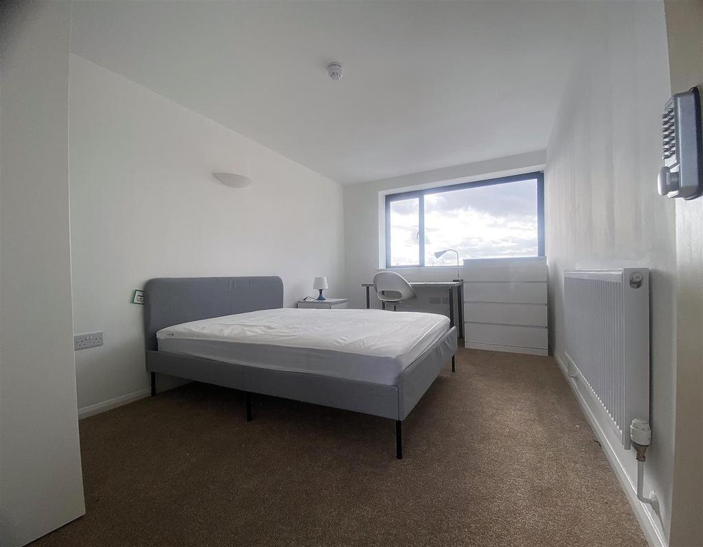 Bedroom 9.jpg