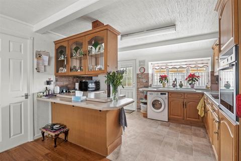 undefined, Rose Crescent, Dodwell, Stratford-Upon-Avon