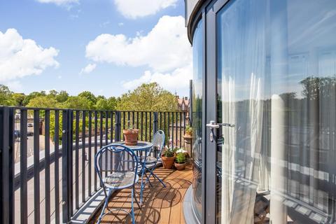 2 bedroom apartment for sale, Gipsy Road, West Norwood, London, SE27