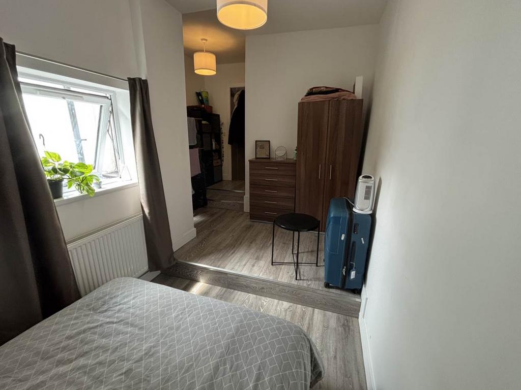 Bedroom (2)