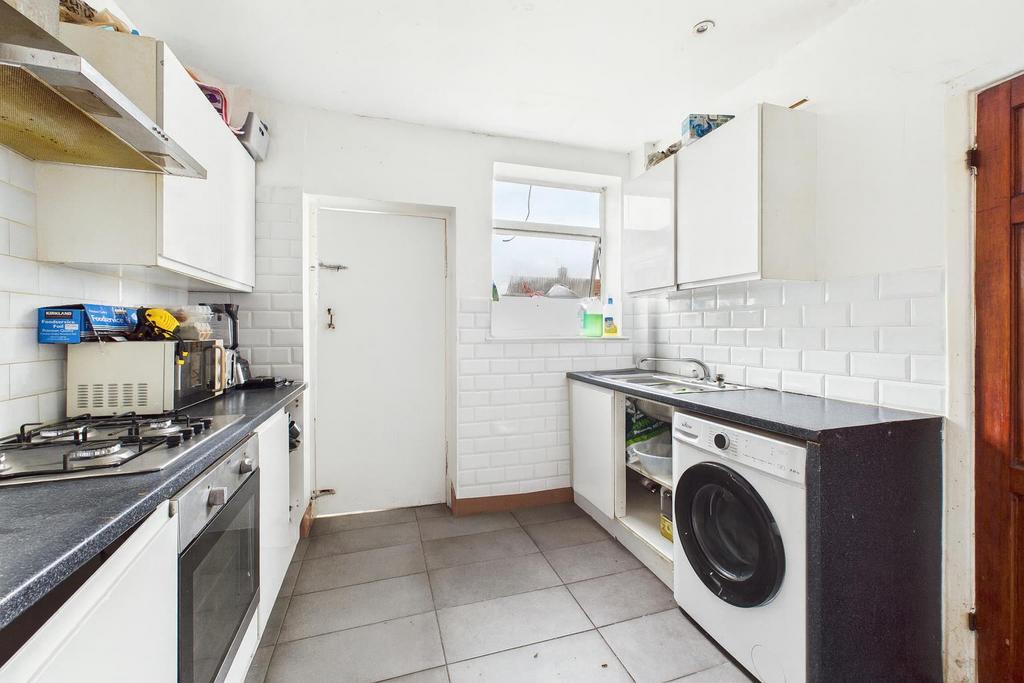 Biddle Rd Kitchen.png