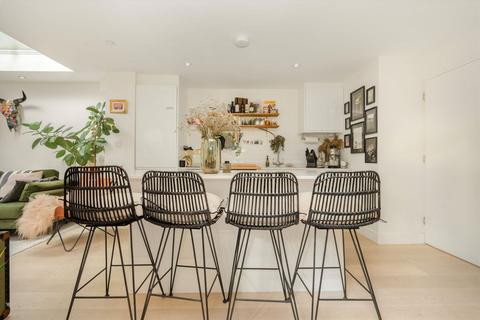 2 bedroom flat for sale, Blythe Road, London W14